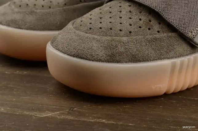Brown 750 Yeezy adidas Light Boost BY2456 0619